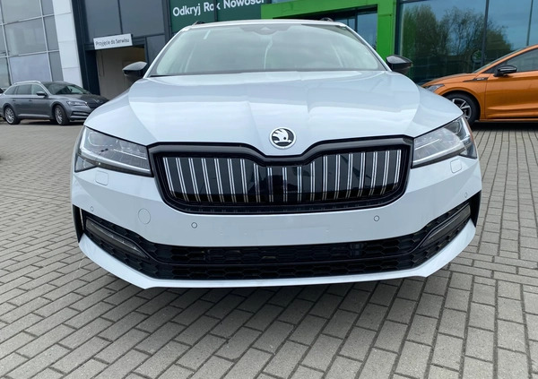 Skoda Superb cena 218700 przebieg: 10, rok produkcji 2024 z Strzelin małe 211